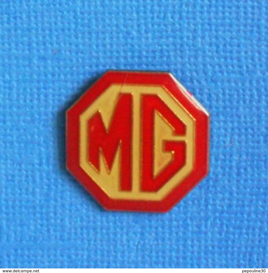 1 PIN'S //  ** LOGO MG / CONSTRUCTEUR ANGLAIS / MG / HOMMAGE A MORRIS GARAGES OXFORD ** - Other & Unclassified