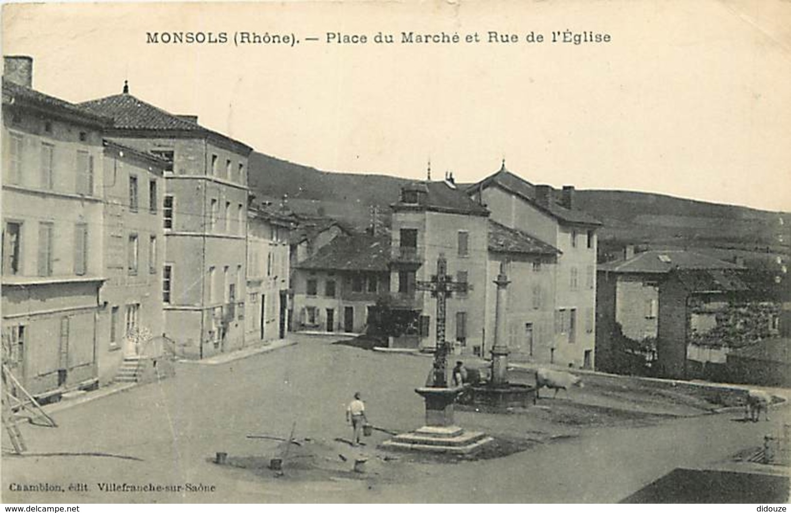 69 - Monsols - Place Du Marché Et Rue De L'Eglise - Animée - Oblitération Ronde De 1916 - Etat Pli Visible - Voir Scans - Autres & Non Classés