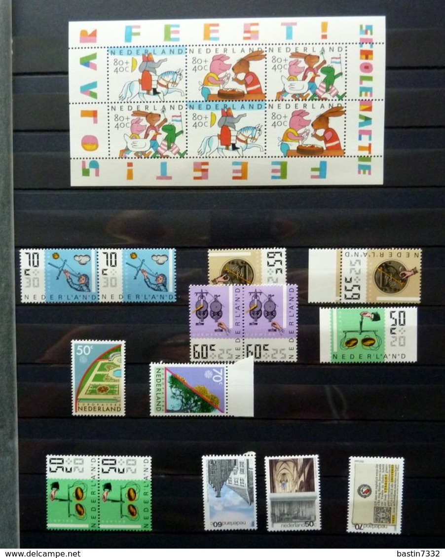Netherlands/Pays Bas/Holanda collection in 3 stockbooks with booklets/MSheets MNH/Postfris/Neuf sans charniere