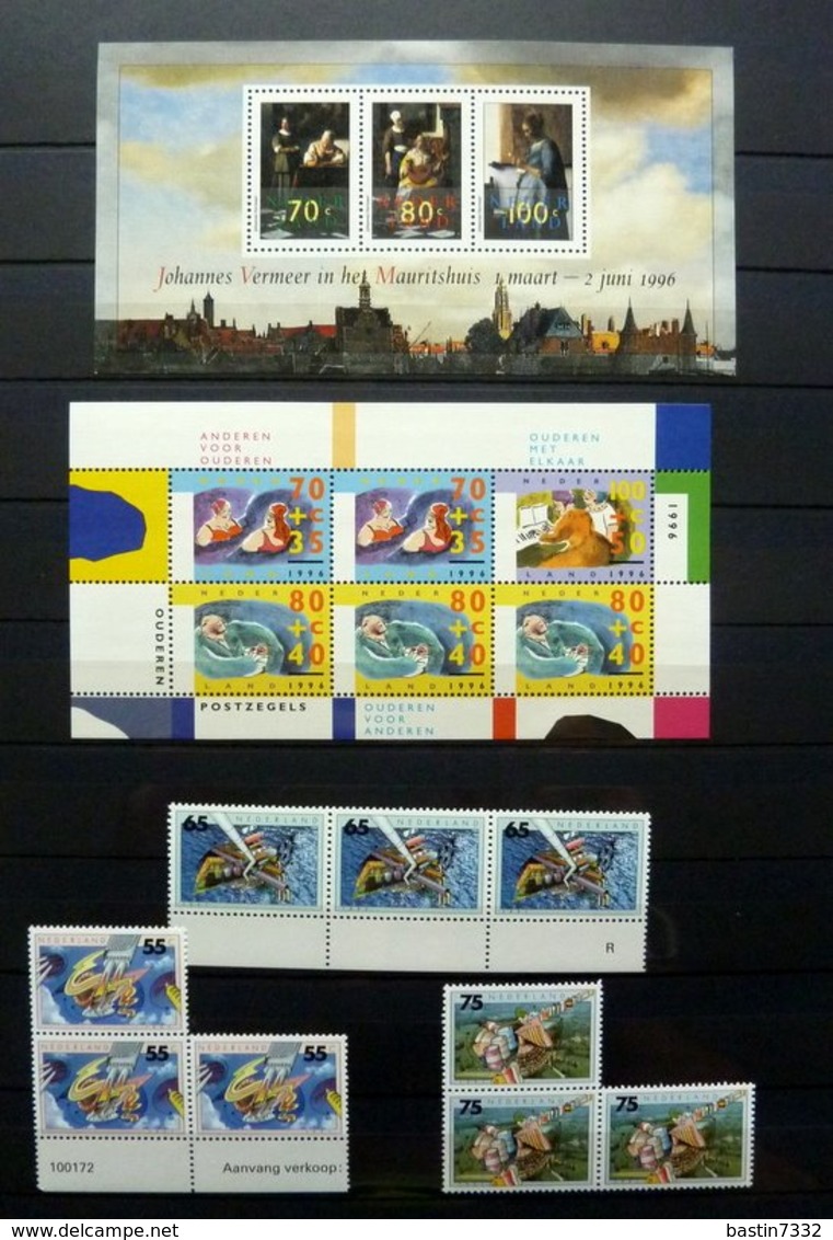 Netherlands/Pays Bas/Holanda collection in 3 stockbooks with booklets/MSheets MNH/Postfris/Neuf sans charniere