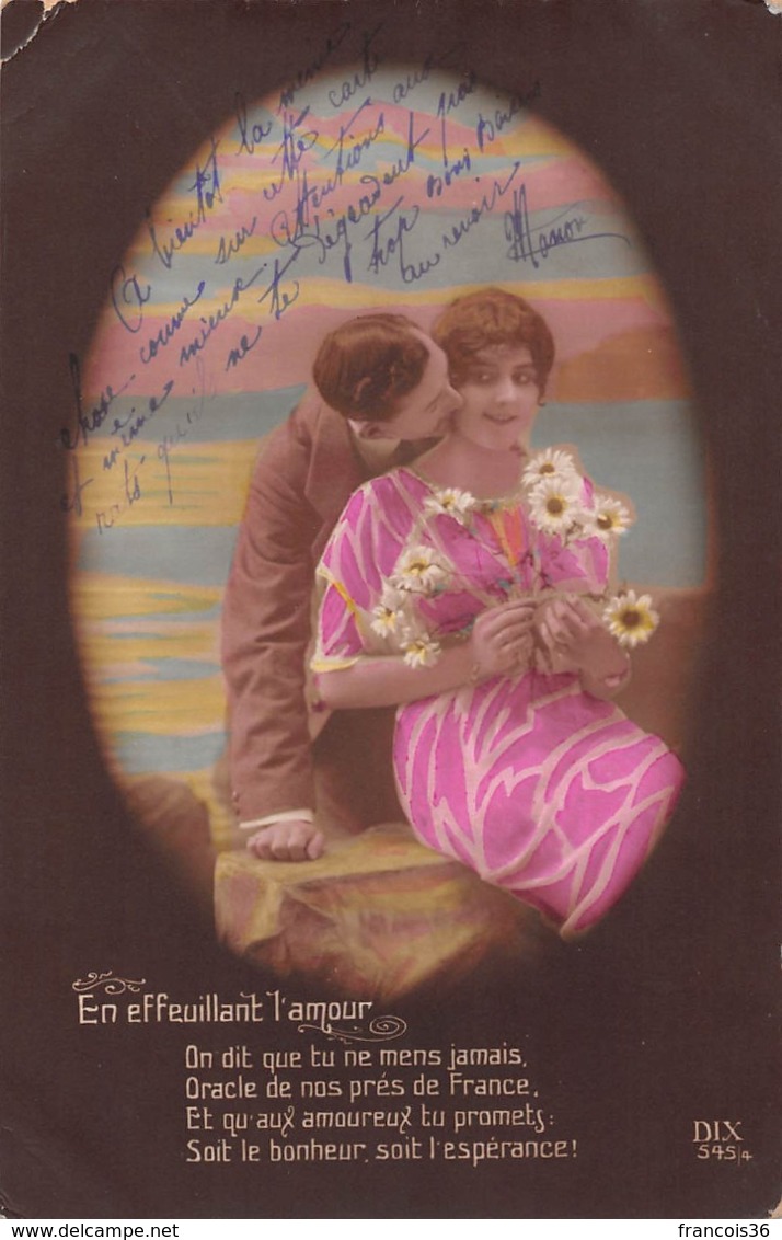 Carte CPA Fantaisie - Couple - En Effeuillant L'amour - Poème Amour  - 1916 - Paare