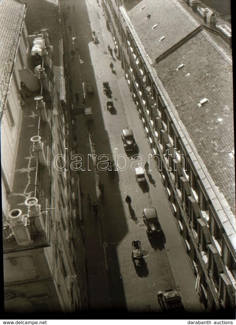 Cca 1933 Kinszki Imre (1901-1945) Budapesti Fotóművész Hagyatékából, Vintage Negatív (Utcai Forgalom Felülnézetből), 6x4 - Otros & Sin Clasificación