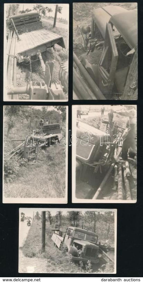 Cca 1960-1970 Árokba Borult Csepel-teherautó, 5 Db Fotó, 6x9 Cm - Altri & Non Classificati