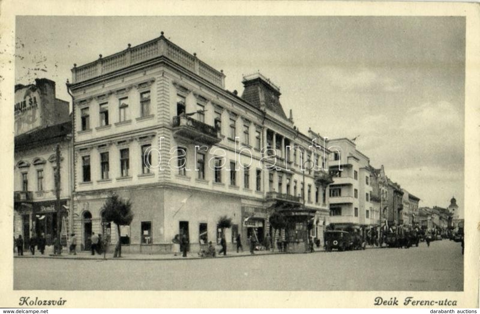 T2 1941 Kolozsvár, Cluj; Deák Ferenc Utca, Automobil, Mentőautó, üzletek / Street View, Automobiles, Ambulance, Shops - Unclassified