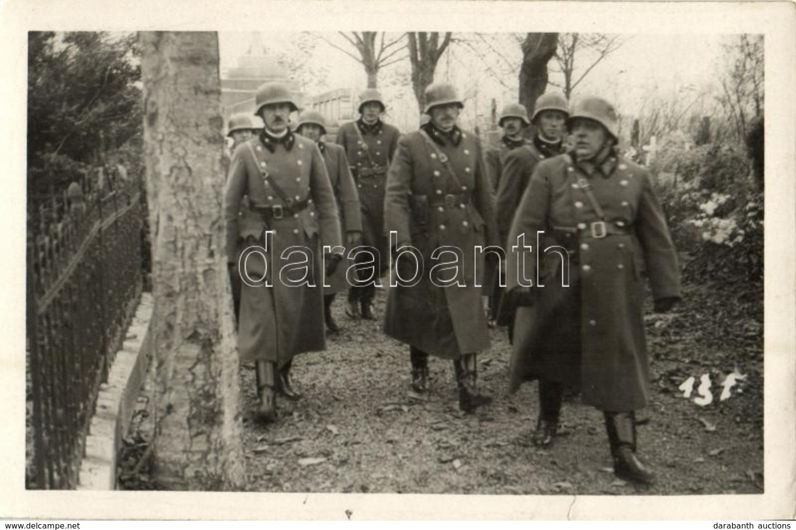 * T2 1938 Léva, Levice; Bevonulás, Katonák A Temetőben / Entry Of The Hungarian Troops, Soldiers In The Cemetery. Foto R - Otros & Sin Clasificación