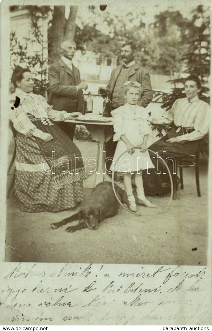 T3 1906 Verebély, Vráble; Család A Kertben Kutyával / Family In The Garden With Dog. Photo (EK) - Otros & Sin Clasificación