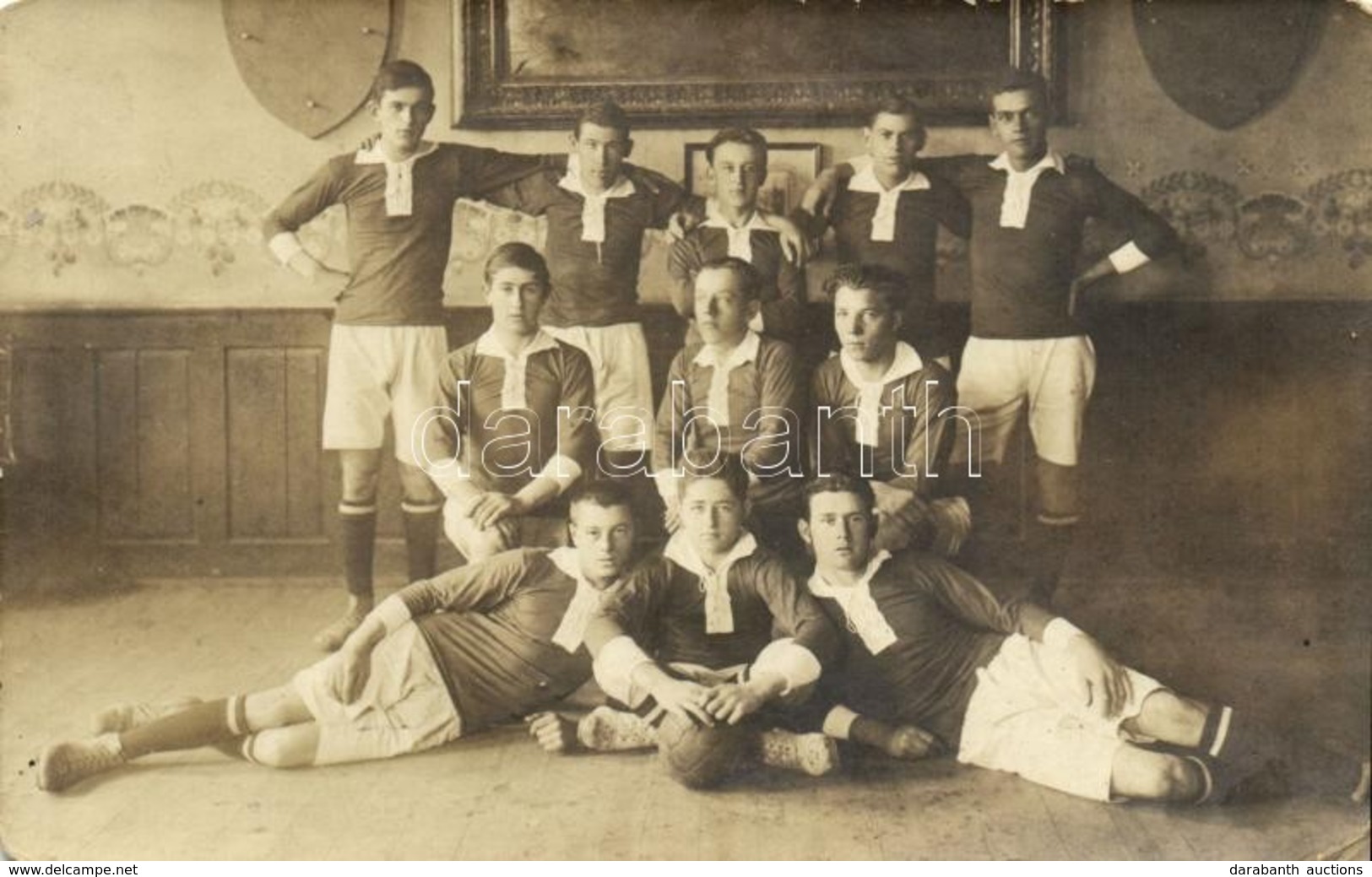 ** T3 Labdarúgók Csoportképe, Focisták / Football Players. Photo (kopott Sarkak / Worn Corners) - Unclassified