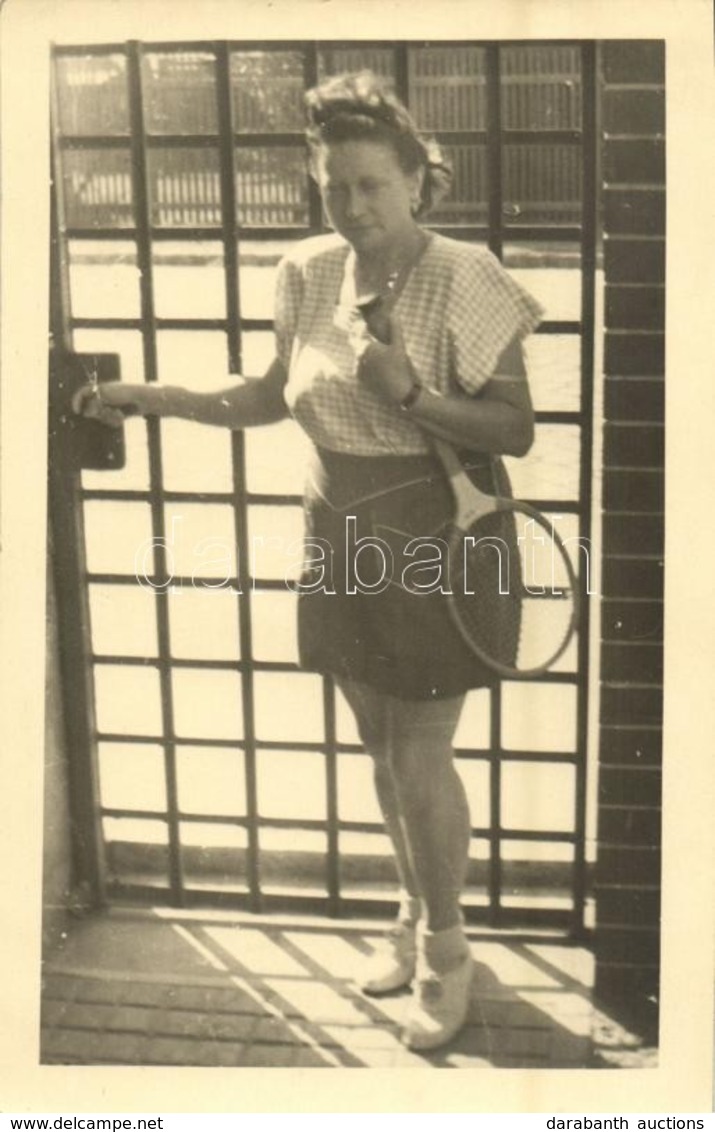 ** T2 Hölgy Teniszütővel / Lady With Tennis Racket. Photo - Unclassified