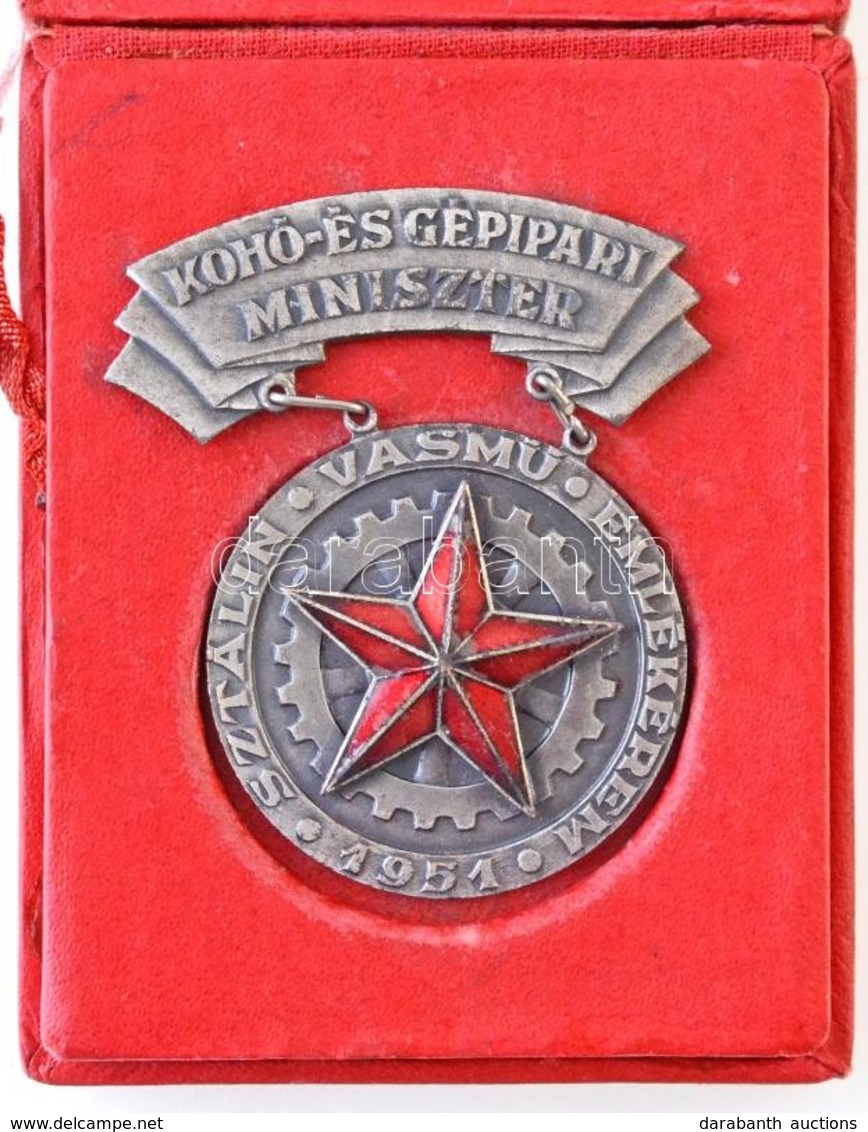 1951. 'Kohó- és Gépipari Miniszter - Sztálin Vasmű Emlékérem 1951' Ezüstözött Br Kitüntetés, Tokban T:2 - Unclassified
