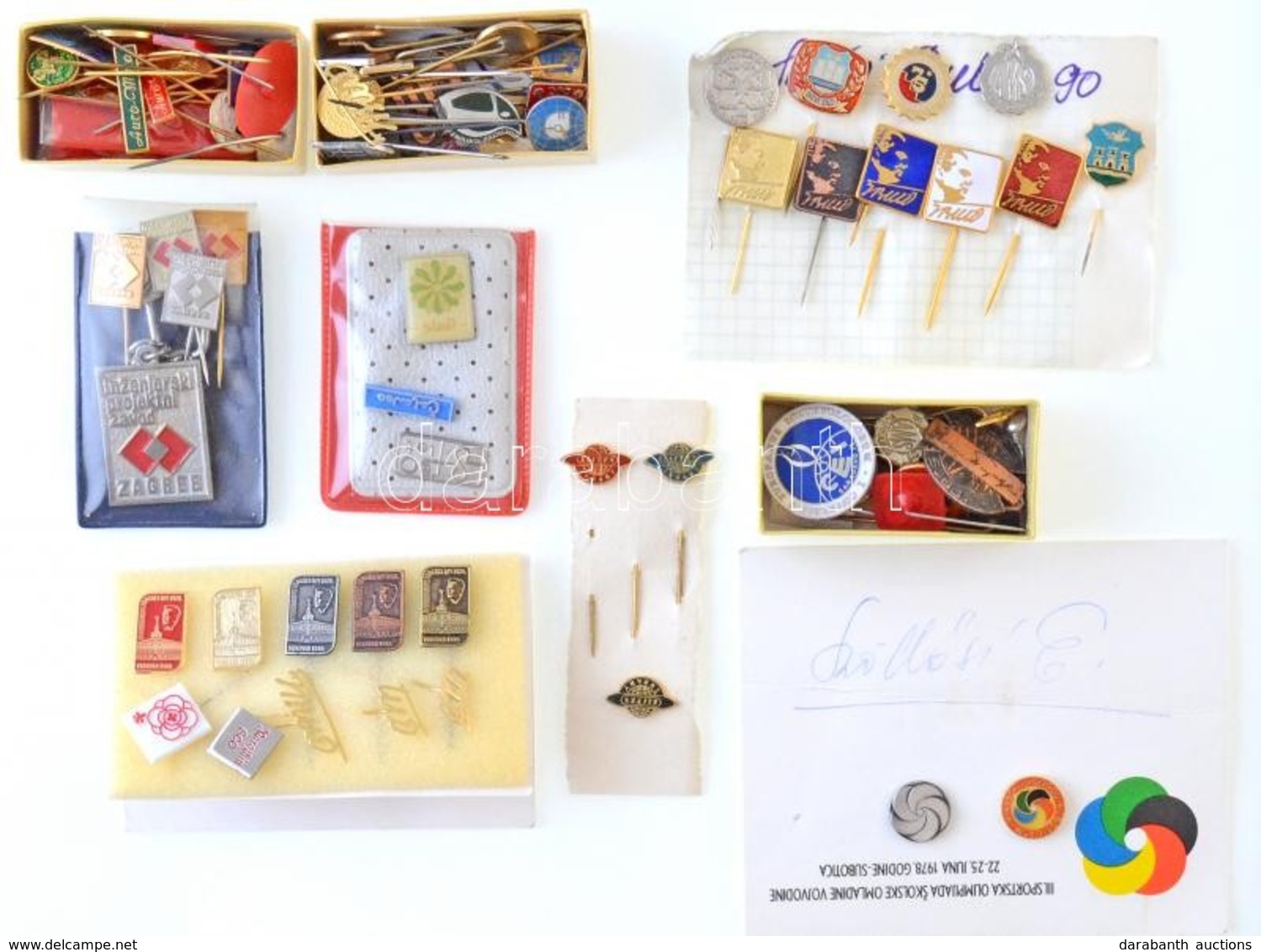 Kis Doboznyi Jugoszláv Jelvény és Kitűző Tétel T:vegyes
Small Box Of Yugoslavian Badges And Pins C:mix - Unclassified