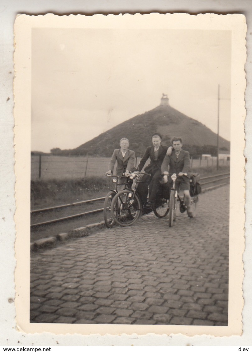 Waterloo - La Butte - Cyclistes - Photo 6.5 X 9 Cm - Lieux