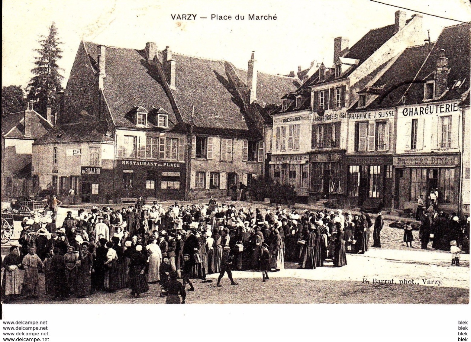 58. Nièvre   : Varzy : Place Du Marché . - Autres & Non Classés