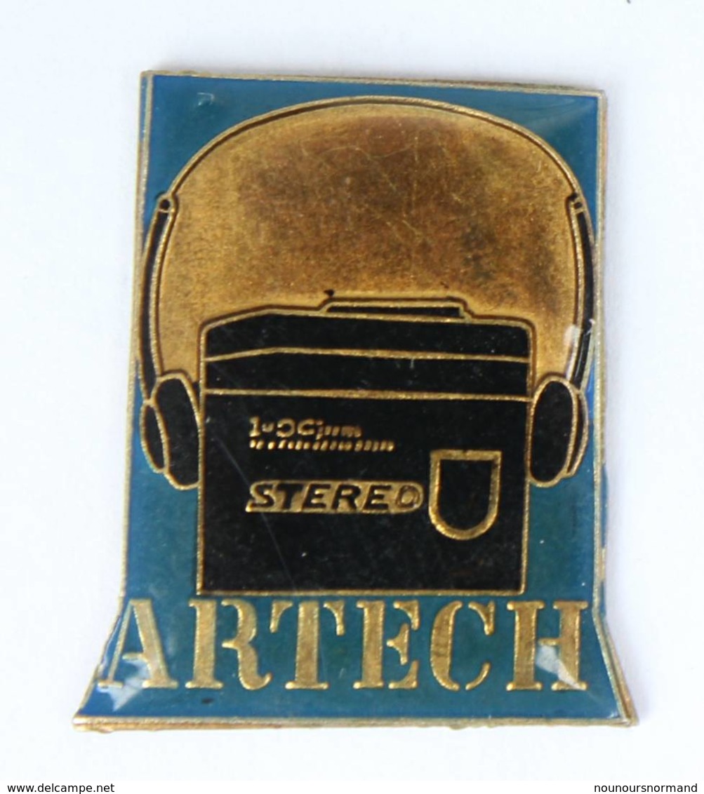 Pin's ARTECH - Le WALKMAN Vintage - Sticom - I779 - Merken