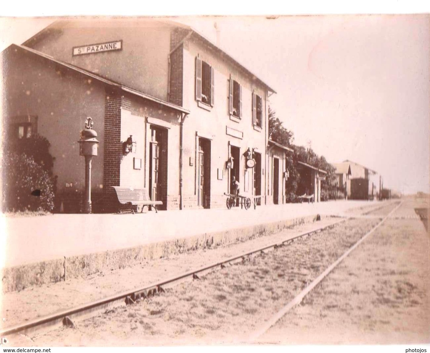 Photo Tirage Albuminé : La Gare De Sainte Pazanne (44) Avant 1900 - Lugares