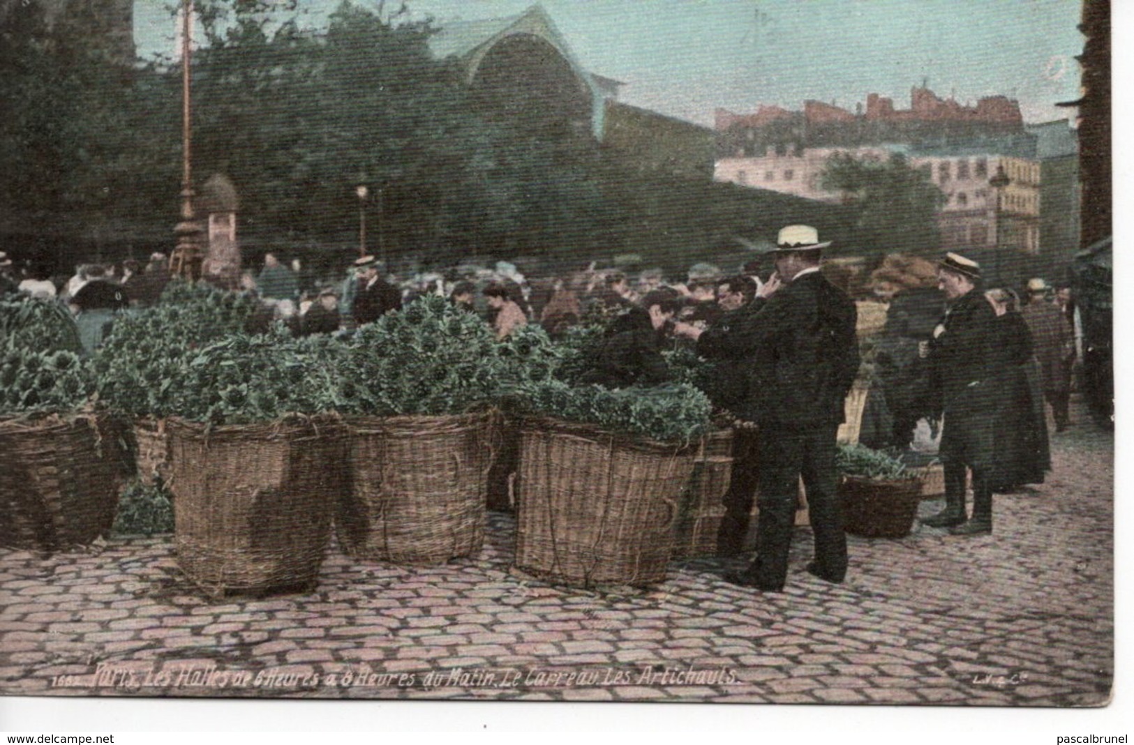 PARIS - LES HALLES - LE CARREAU - LES ARTICHAUTS - District 01