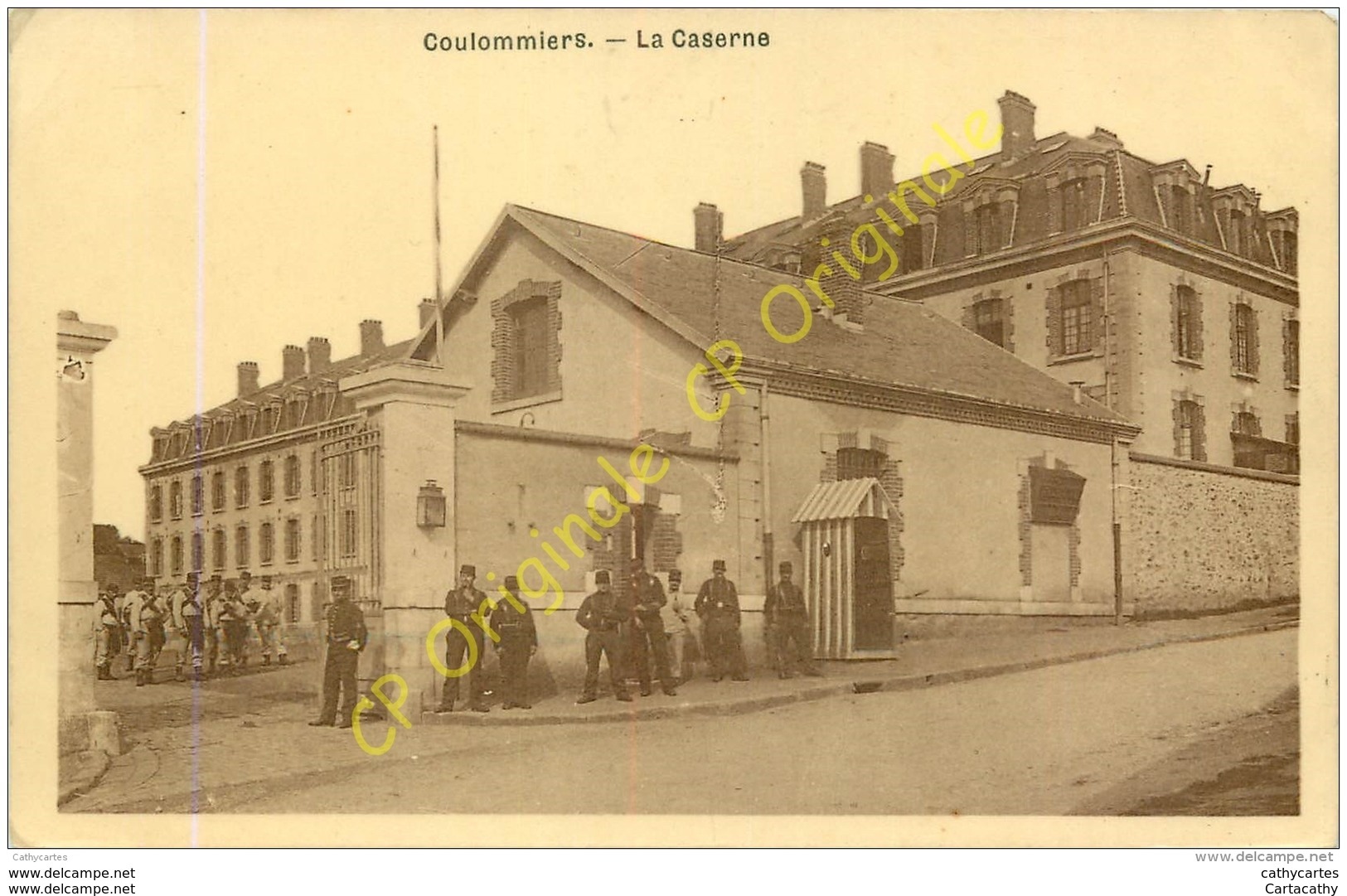 77. COULOMMIERS . La Caserne . - Coulommiers
