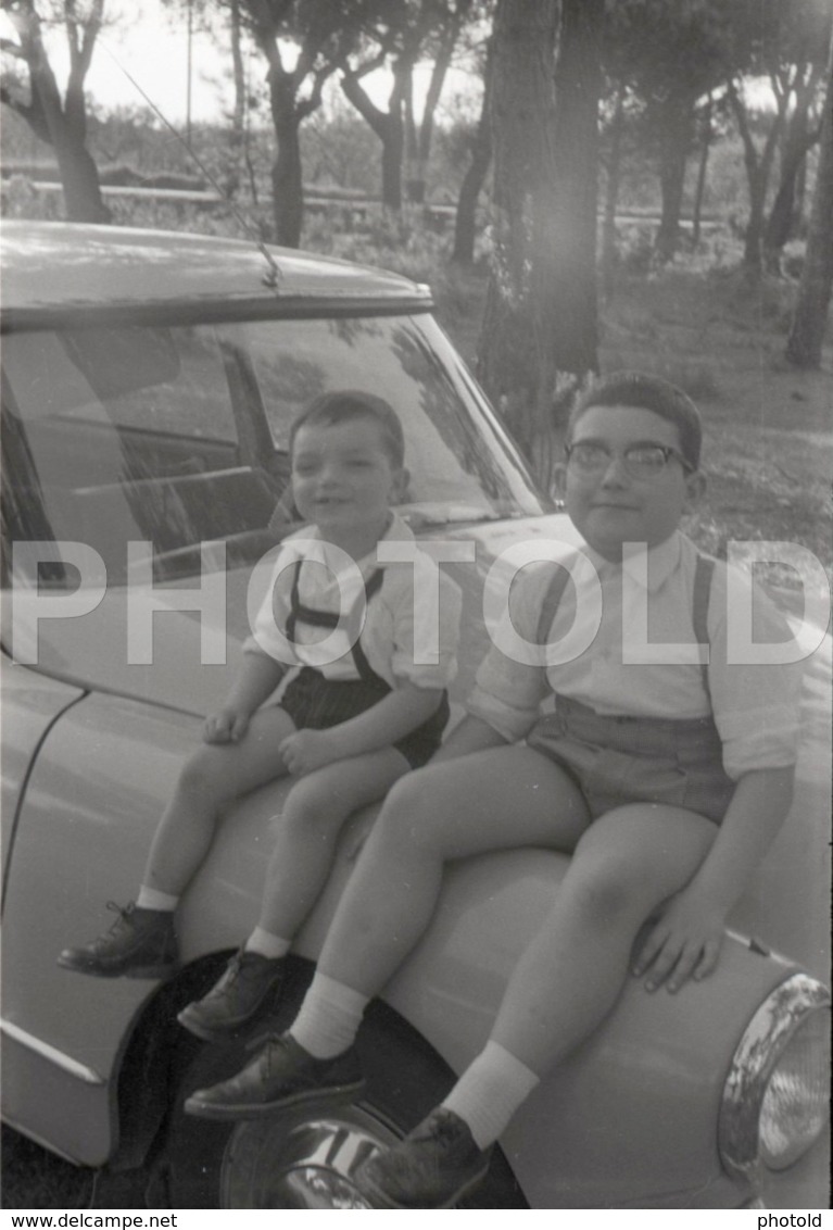 1959 BOYS CITROEN ID DS PORTUGAL AMATEUR 35mm ORIGINAL NEGATIVE Not PHOTO No FOTO - Autres & Non Classés