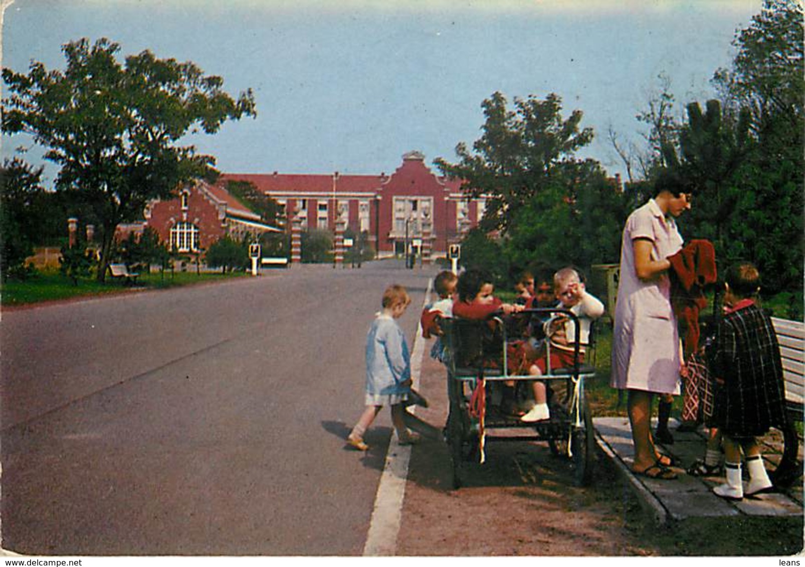 ZUYDCOOTE - L'entrée De L'hôpital Militaire - N3734 (nourrice) - Autres & Non Classés