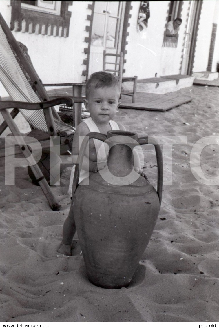 1966 BABY BOY GARÇON ENFANT CHILD PORTUGAL AMATEUR 35mm ORIGINAL NEGATIVE Not PHOTO No FOTO - Sonstige & Ohne Zuordnung