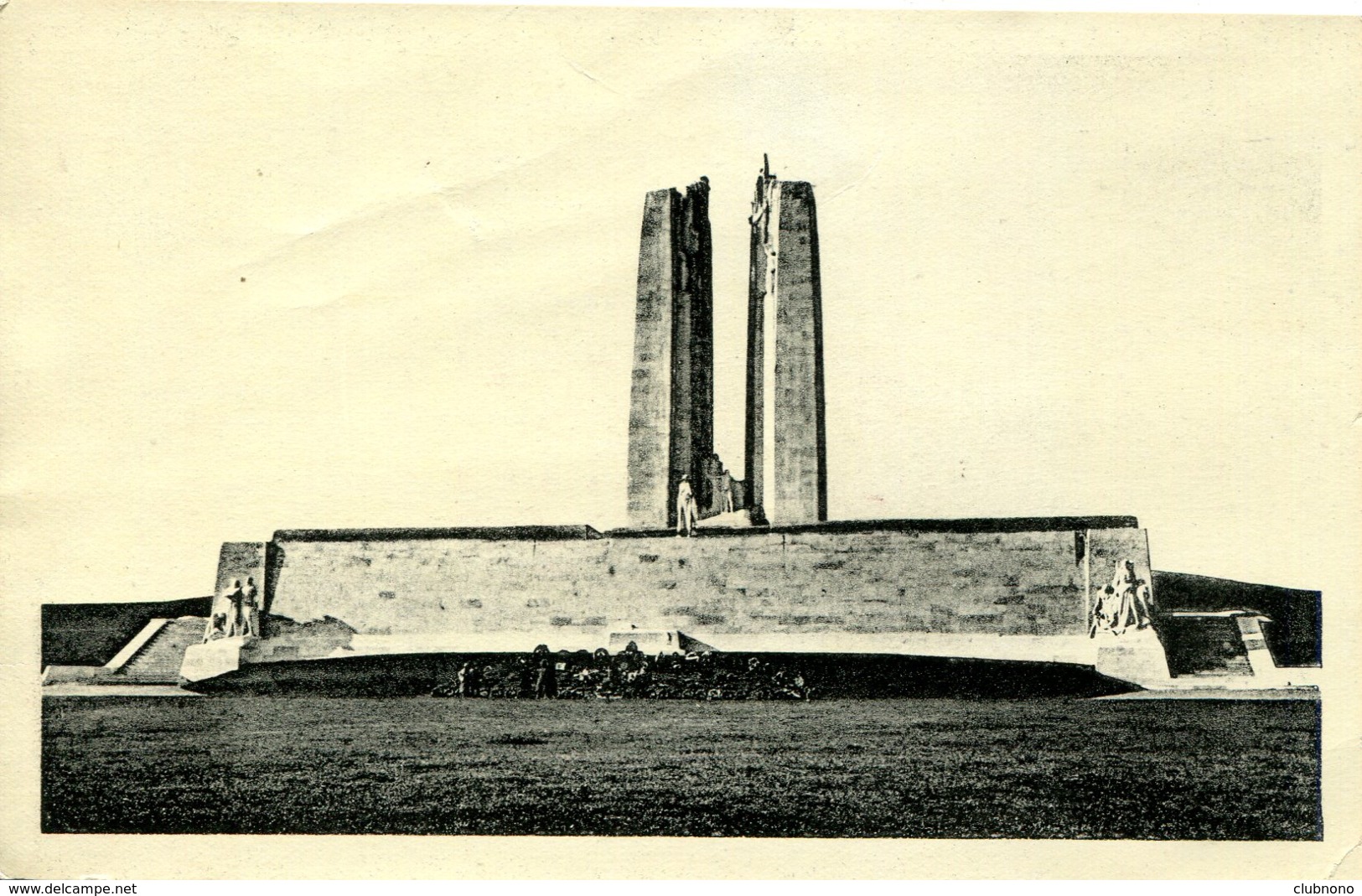 CPA - VIMY - MONUMENT CANADIEN - FACADE NORD-EST(IMPECCABLE) - Otros & Sin Clasificación