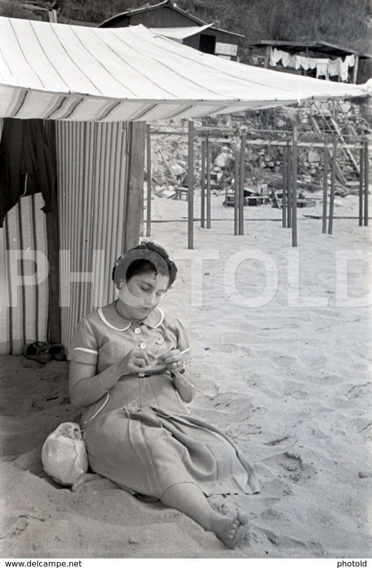 1957 PRAIA BEACH PLAGE PLAYA PORTUGAL AMATEUR 35mm ORIGINAL NEGATIVE Not PHOTO No FOTO - Sonstige & Ohne Zuordnung