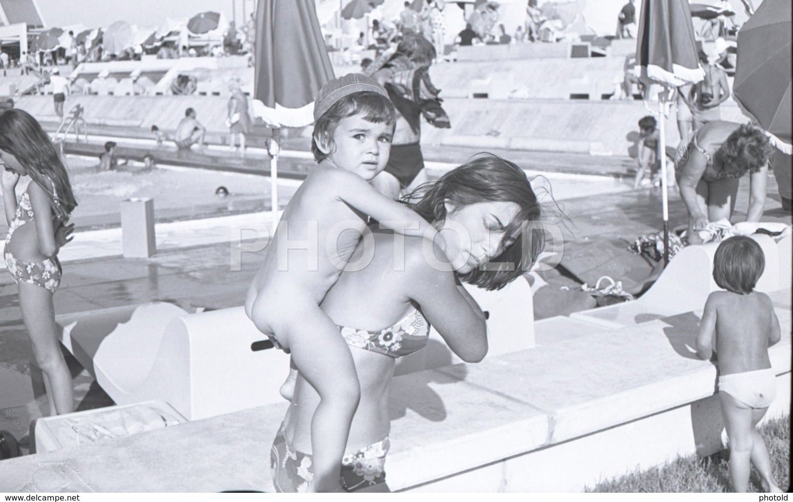 1973 PISCINA POOL TROIA SETUBAL NUDE GIRL ENFANT CHILD PORTUGAL AMATEUR 35mm ORIGINAL NEGATIVE Not PHOTO No FOTO - Other & Unclassified