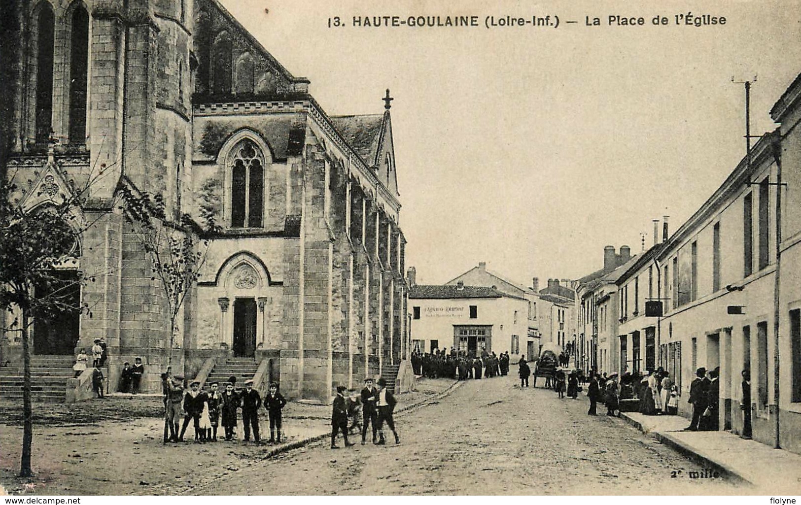 Haute Goulaine - La Place De L'église - " ARNAUD Débitant " - Belle Animation - Haute-Goulaine