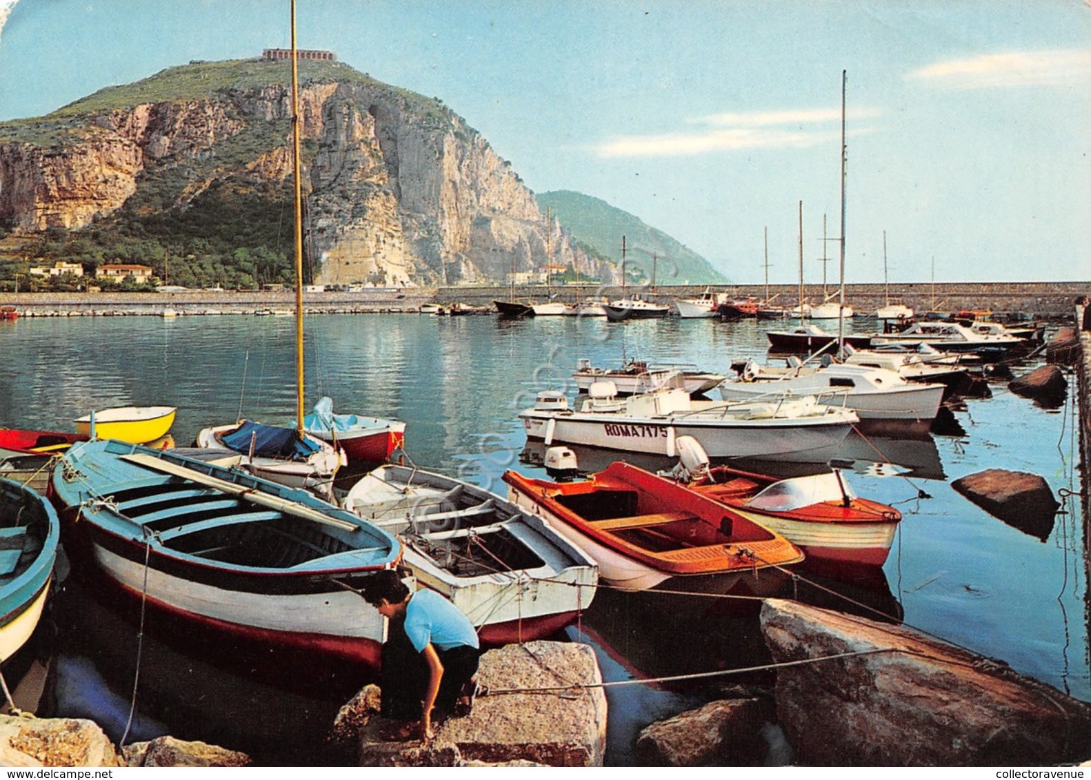 Cartolina Terracina Porto Barche Monte Giove 1977 (Latina) - Latina