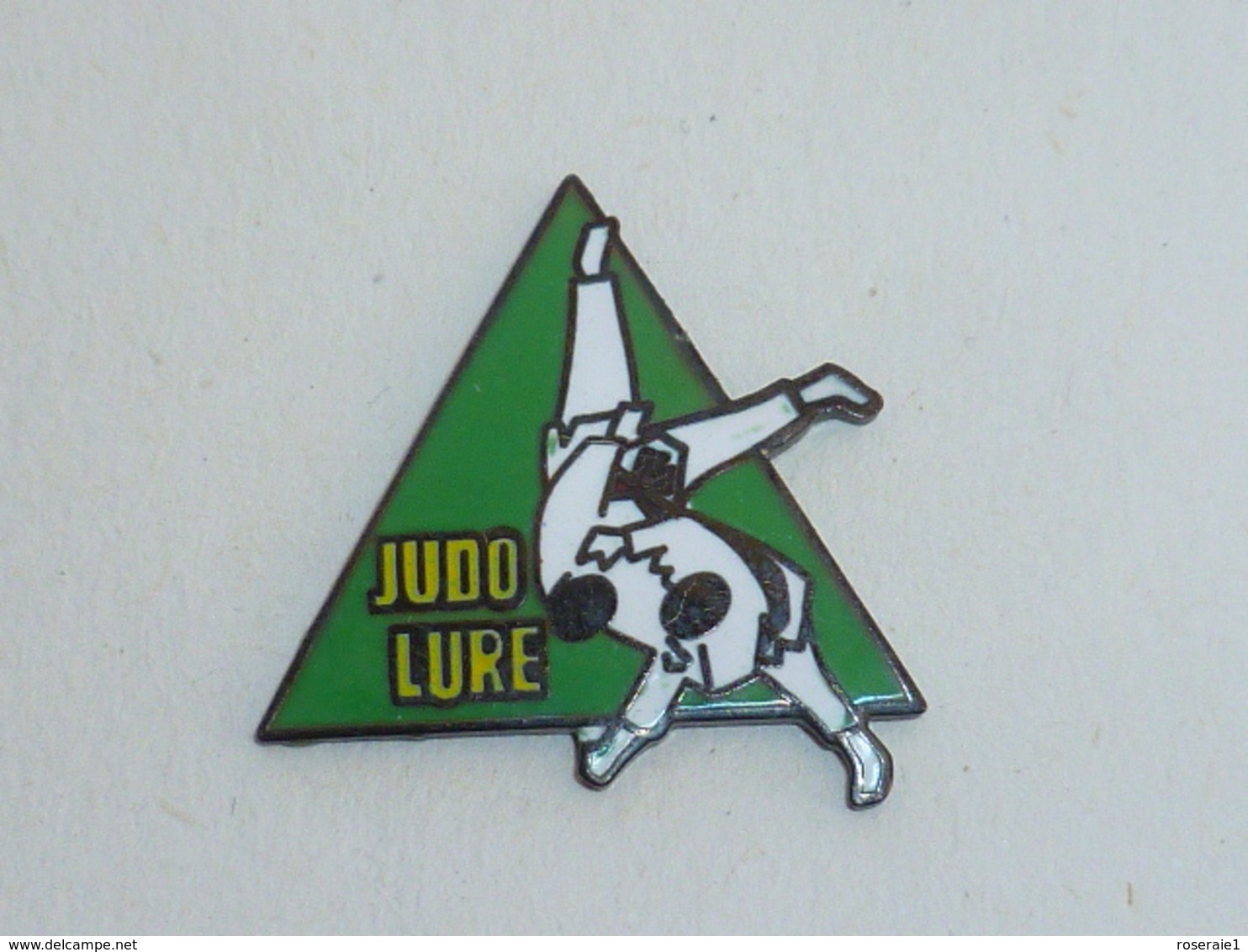 Pin's CLUB DE JUDO DE LURE - Judo