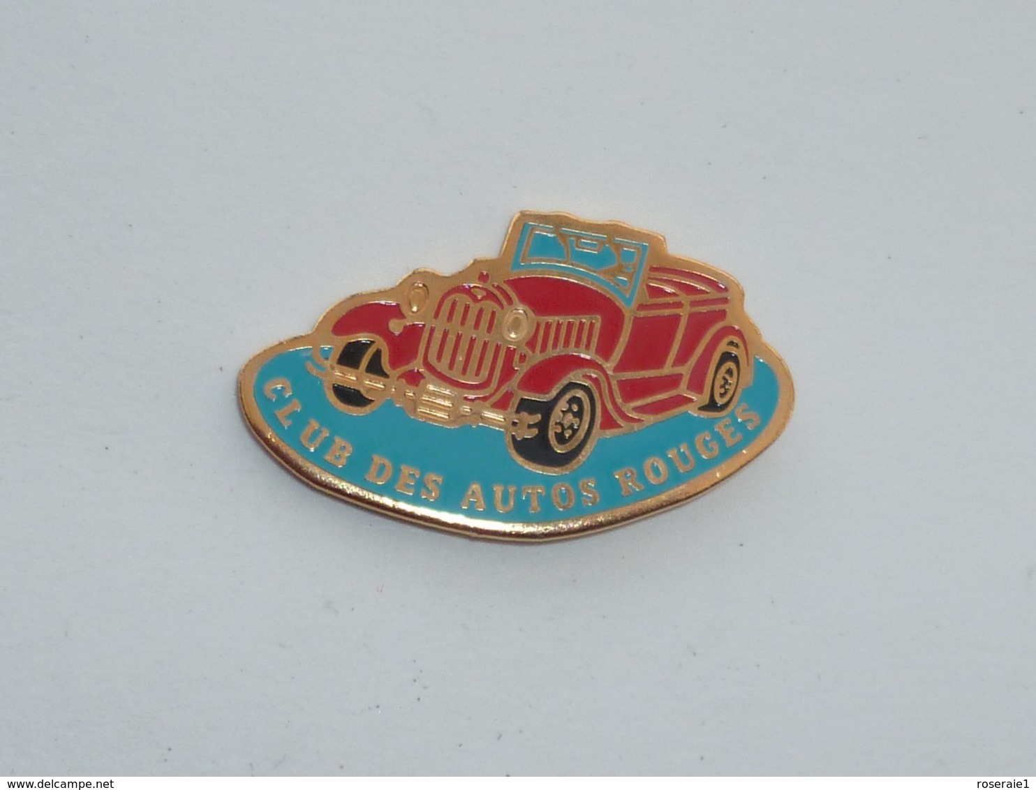 Pin's CLUB DES AUTOS ROUGES - Autres & Non Classés