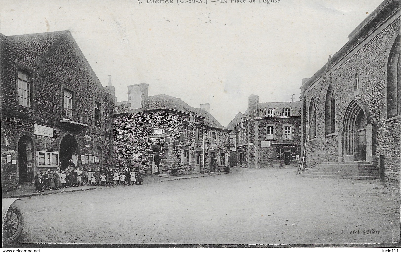 Place De L'eglise Cpa En Bon - Plénée-Jugon