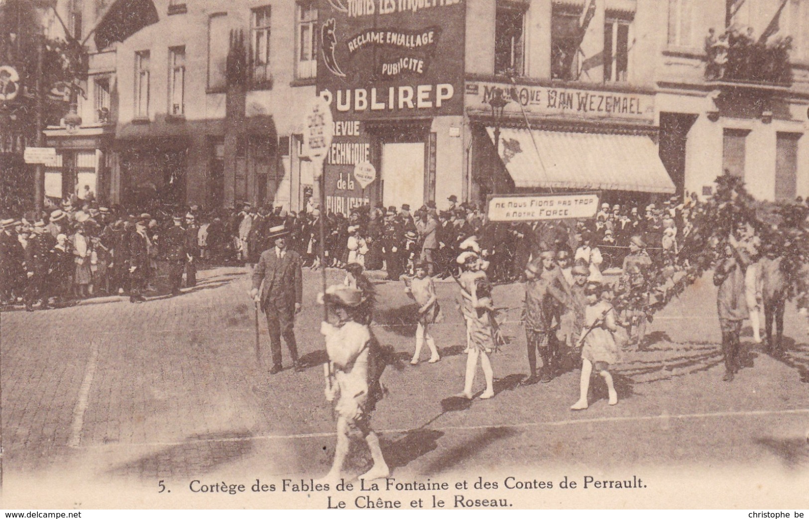 Elsene, Ixelles, Cortège Des Fables De La Fontaine Et Des Contes De Perault, Le Chêne Et Le Roseau (pk64377) - Elsene - Ixelles