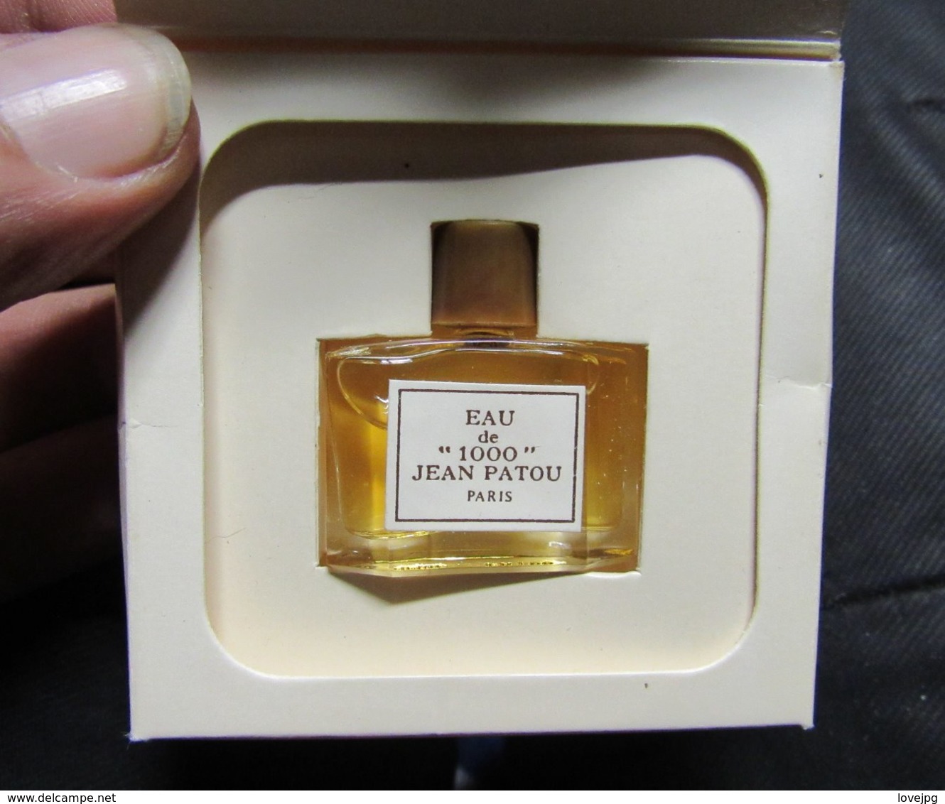 Miniature De Parfum  EAU DE 1000 JEAN PATOU BOITE LEGEREMENT TACHEE - Non Classés