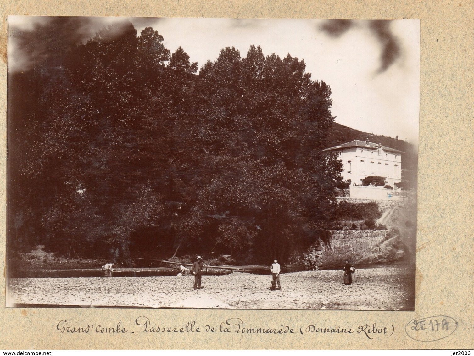 30 . GARD // LA GRAND COMBE .PHOTO ANCIENNE 17C SUR 12C//PASSERELLE DE LA POMAREDE //  ANIMEE - La Grand-Combe