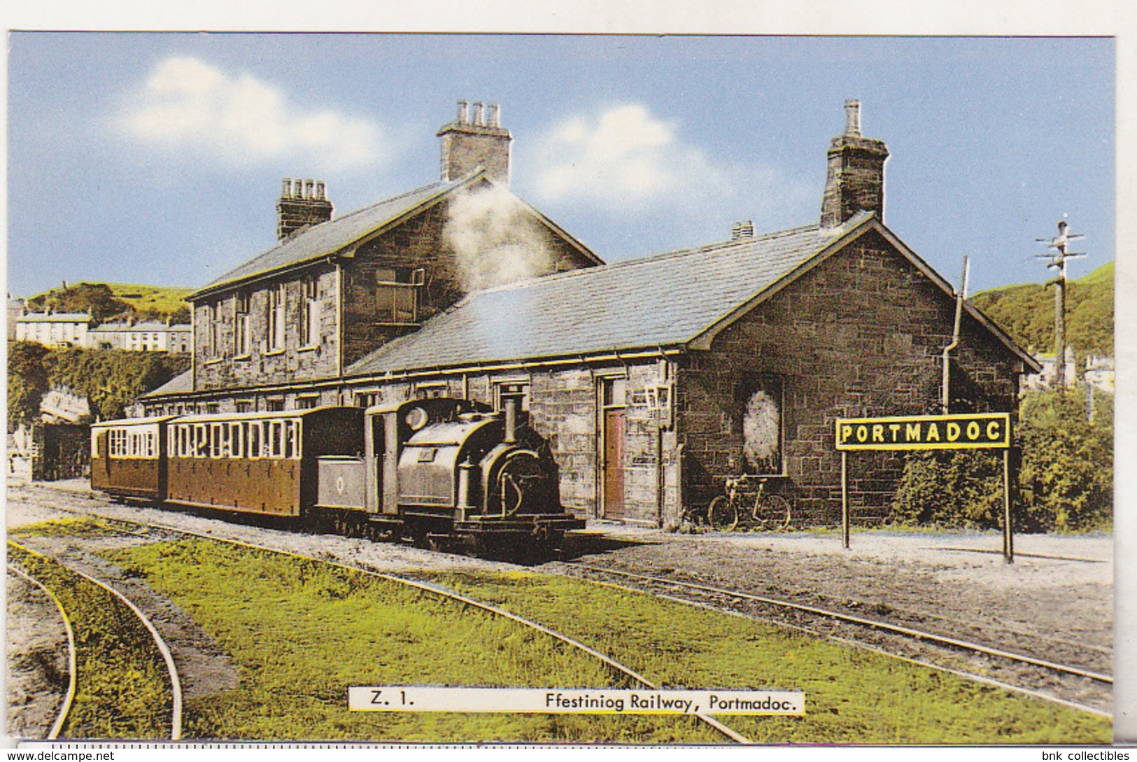 England Uncirculated Postcard - Trains - Festiniog Railway - Portmadoc Station - Gares - Avec Trains