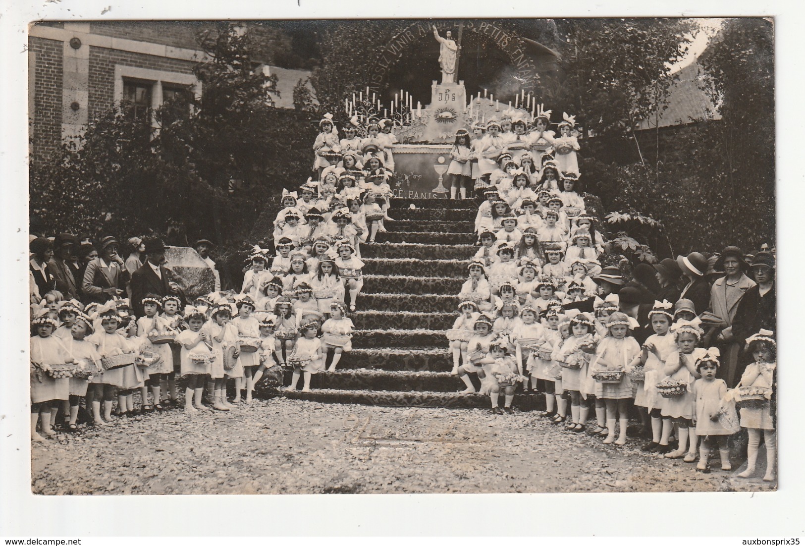 CARTE PHOTO - FOUGERES - ECOLE ODILE GAUTRY - PLACE LARIBOISIERE - FETE RELIGIEUSE REPOSOIR - PHOTO NICOLAS - 35 - Fougeres