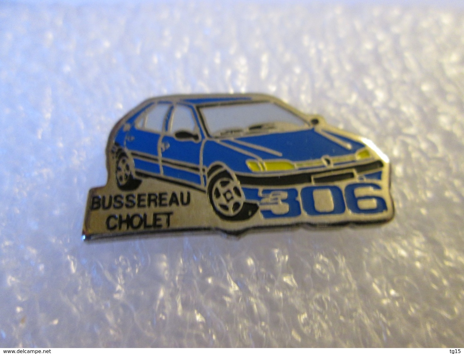 PIN'S   PEUGEOT  306  BUSSEREAU  CHOLET - Peugeot