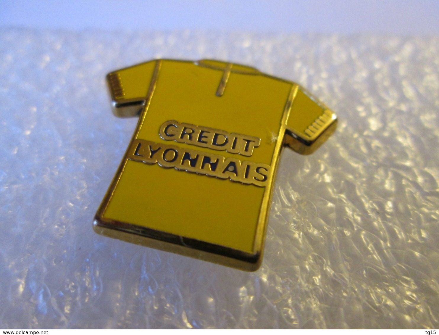 PIN'S    MAILLOT JAUNE  CYCLISME  TOUR DE FRANCE  CREDIT LYONNAIS   Zamak - Wielrennen