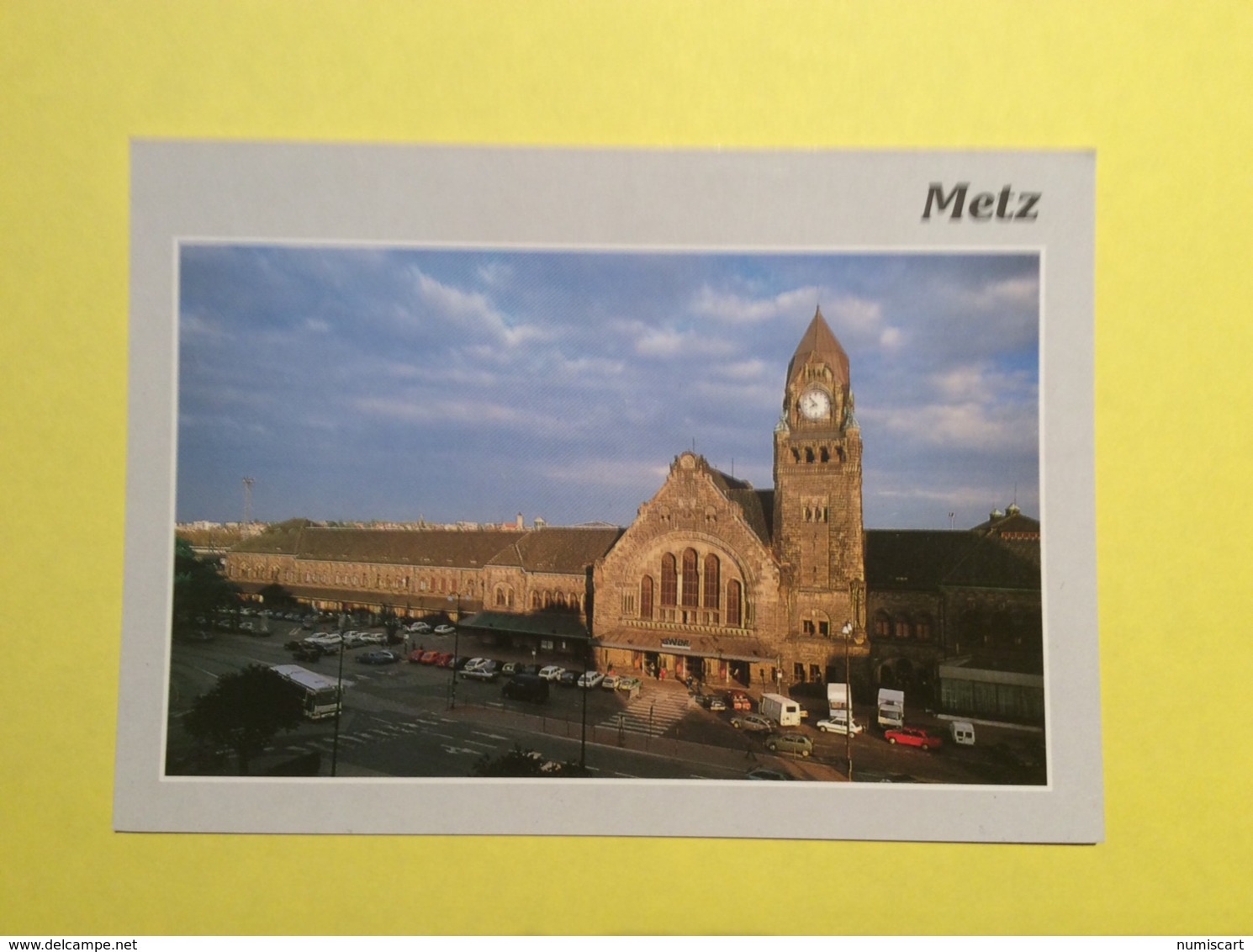 Metz Gare De Metz Bâtiment Architecture  Locomotive Wagons Chemin De Fer Cheminots Rail - Stations Without Trains