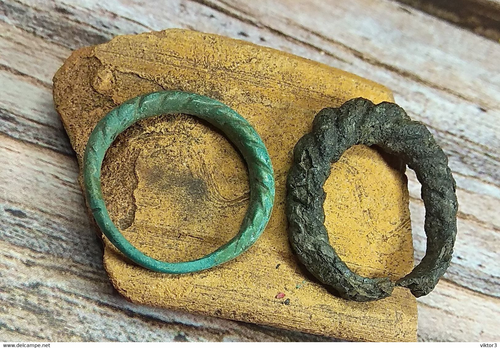 2 Ancient Artifact Rings 11-13 Century AD. - Archeologia