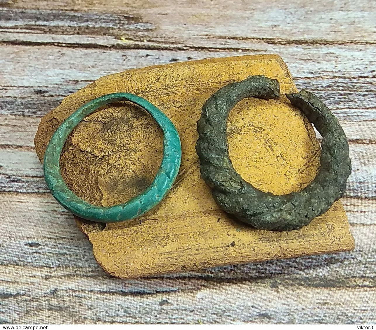 2 Ancient Artifact Rings 11-13 Century AD. - Archeologia