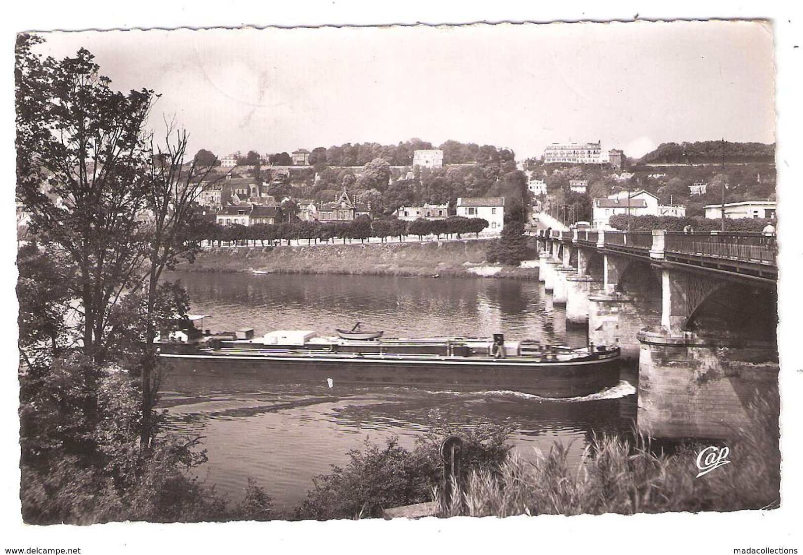 Péniches Au Peck (78 - Yvelines) Le Pont Sur La Seine Vers Saint-Germain - Péniches