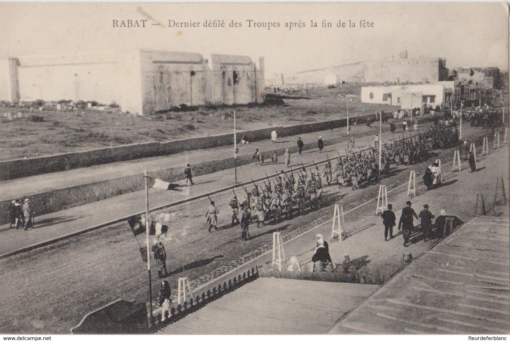 Rabat (MAROC) Dernier Défilé Des Troupes Après La Fin De La Fête - Rabat