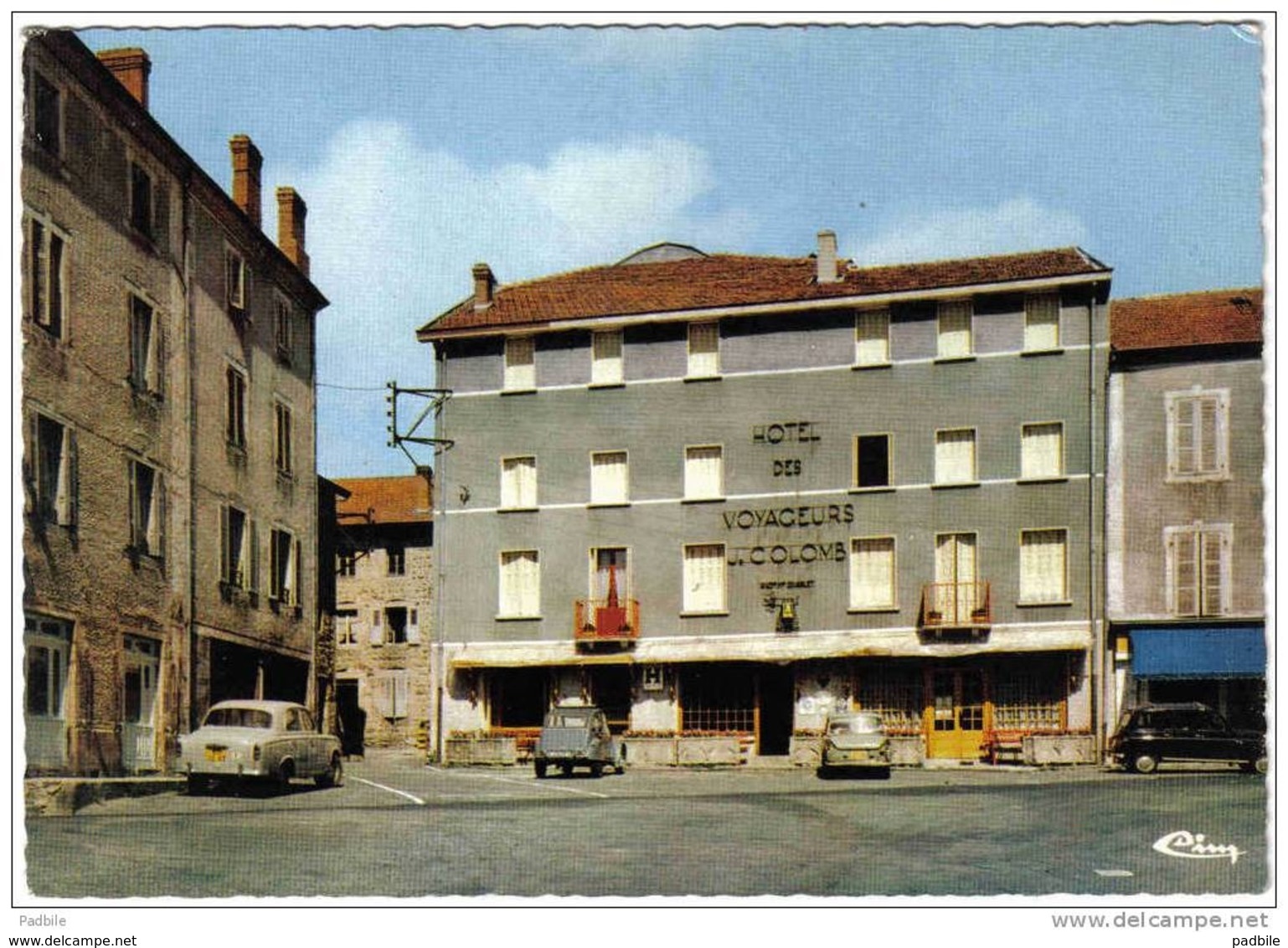 Carte Postale 63. Saint-Anthème  Hotel Des Voyageurs  Mr. J. Colomb  Propr. Renault 4L - Autres & Non Classés