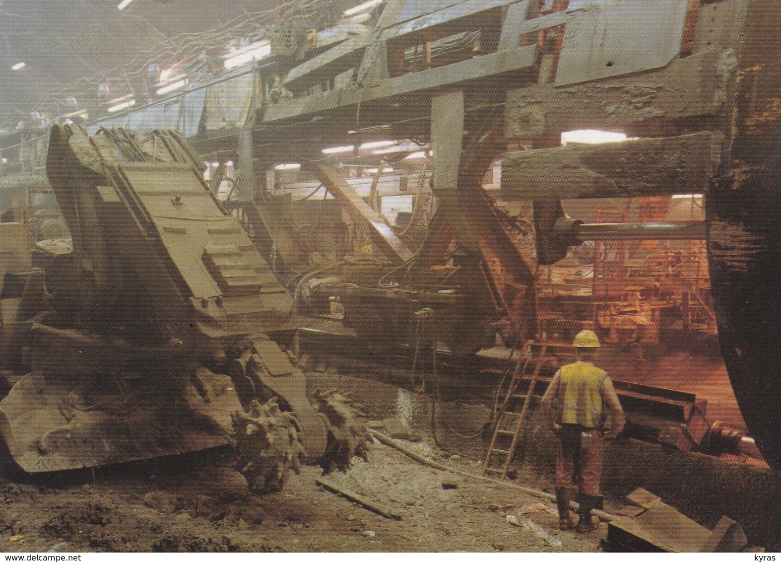 CPM 10X15 .EUROTUNNEL CONSTRUCTION DU TUNNEL SOUS LA MANCHE 1994 .  "Le Tunnelier Dans La Section Britannique Du Tunnel" - Structures