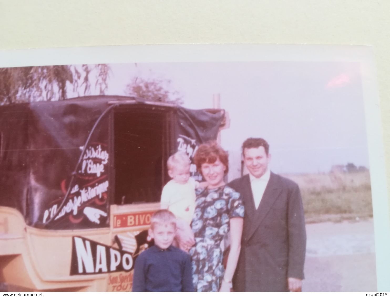 VOITURETTE LE BIVOUAC  VISITE WATERLOO EN 1961 BRABANT WALLON BELGIQUE  9 PHOTOS DONT 3  COULEURS CARRÉS + CARTE POSTALE - Waterloo