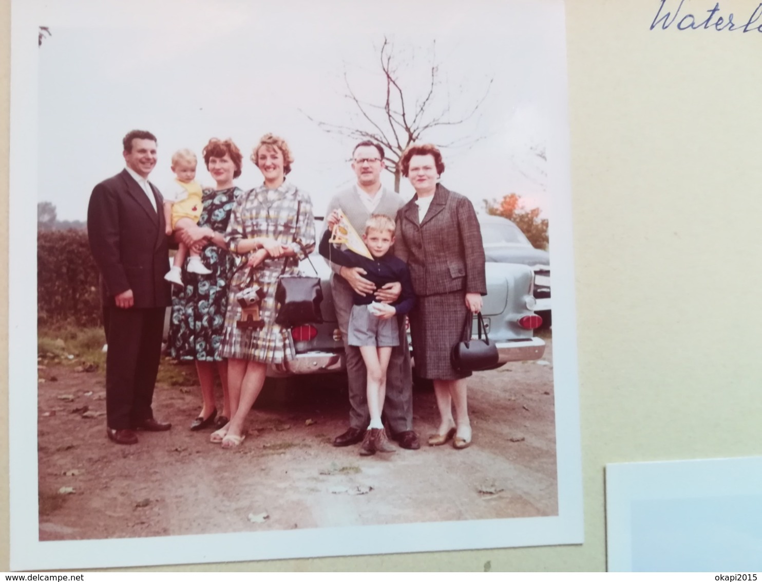 VOITURETTE LE BIVOUAC  VISITE WATERLOO EN 1961 BRABANT WALLON BELGIQUE  9 PHOTOS DONT 3  COULEURS CARRÉS + CARTE POSTALE