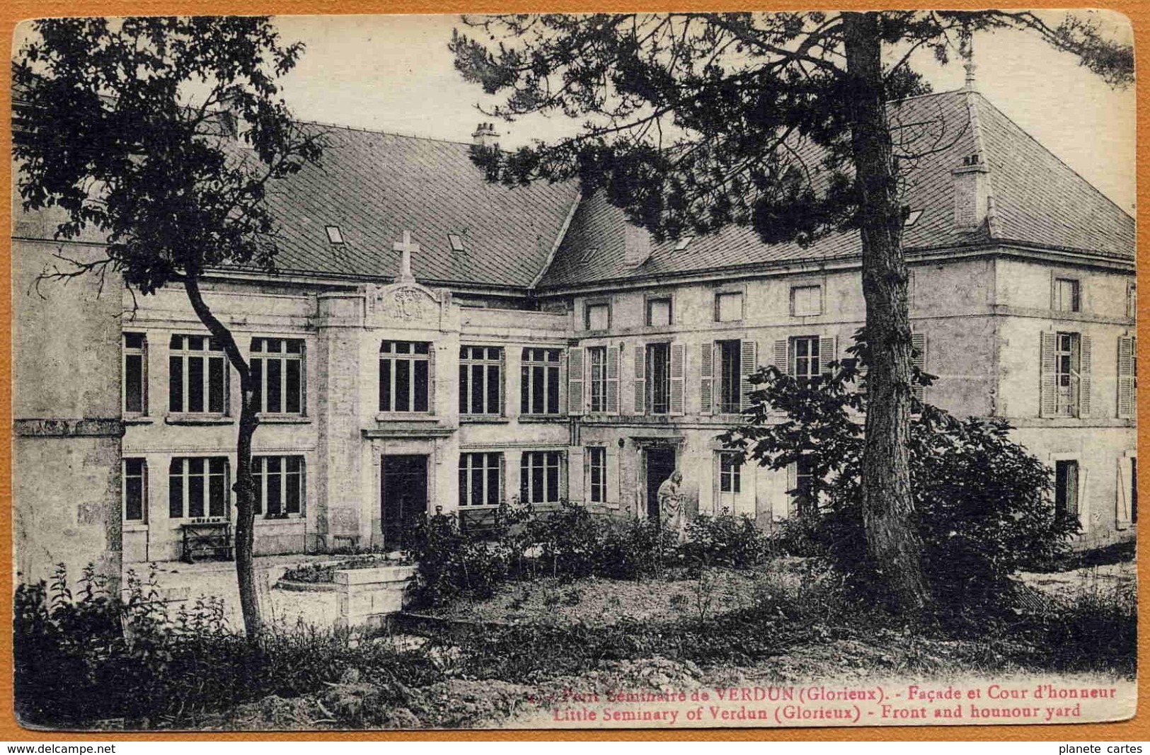 55 / VERDUN - Séminaire : Façade Et Cour D'honneur - Verdun