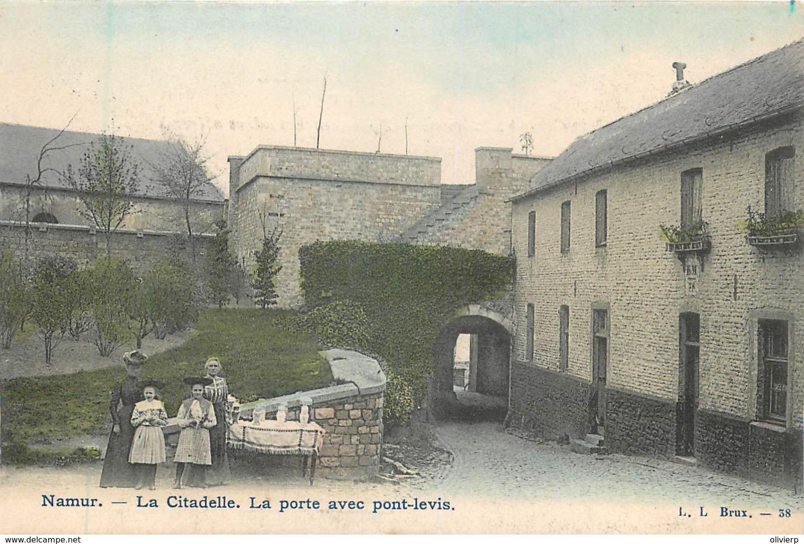 Belgique - Namur - La Porte Avec Pont-Levis à La Citadelle - Couleurs - Namur