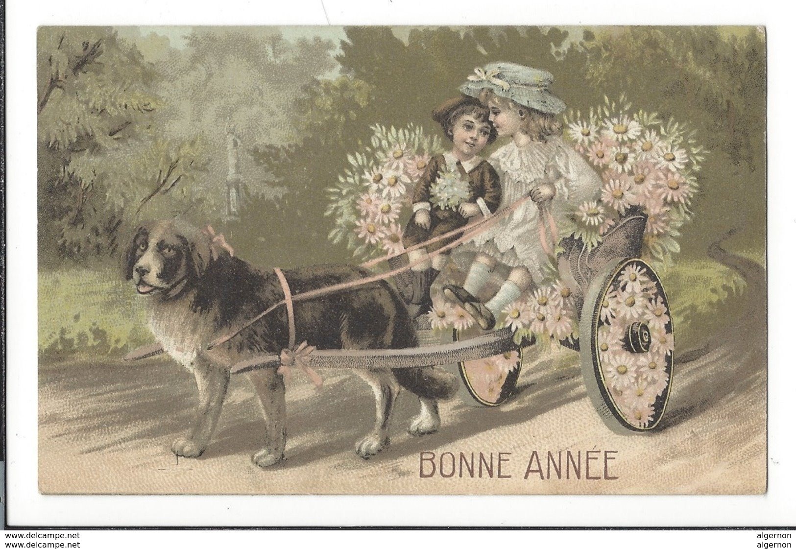 16796 - Bonne Année Chien Tirant Un Char Fleuri Avec Couple D'enfants - Cani